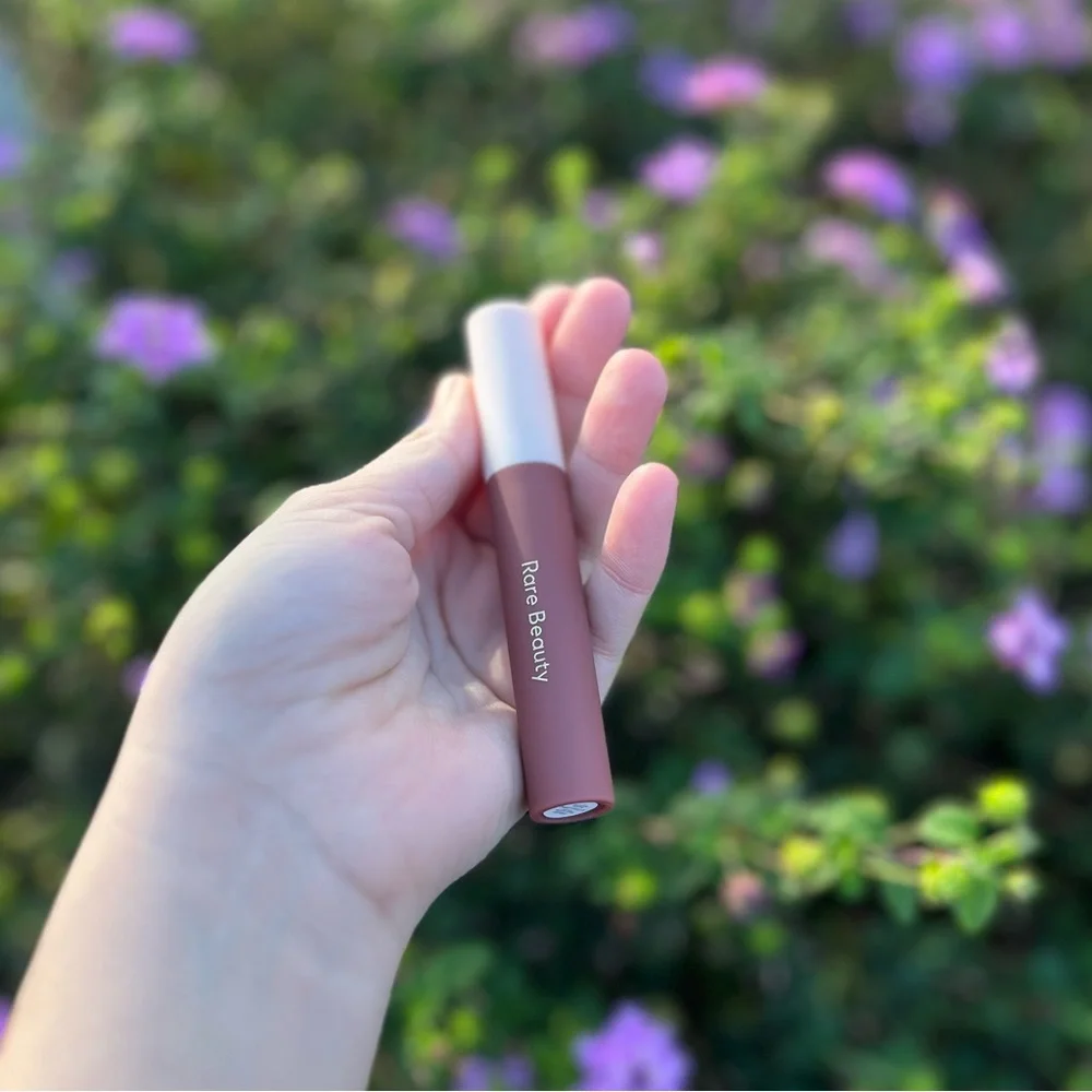 NWOT Rare Beauty Matte Lip Soufflé • Fearless